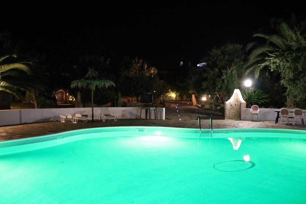 Il Castello Hotel วิลลาปุตซู ภายนอก รูปภาพ